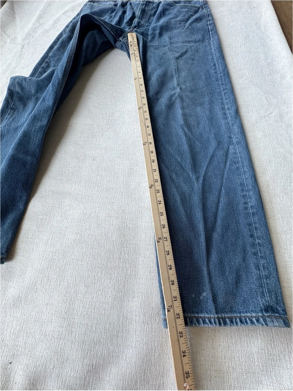 Levi's Men's 38x34 Classic 550 Regular Fit Jeans - in blue